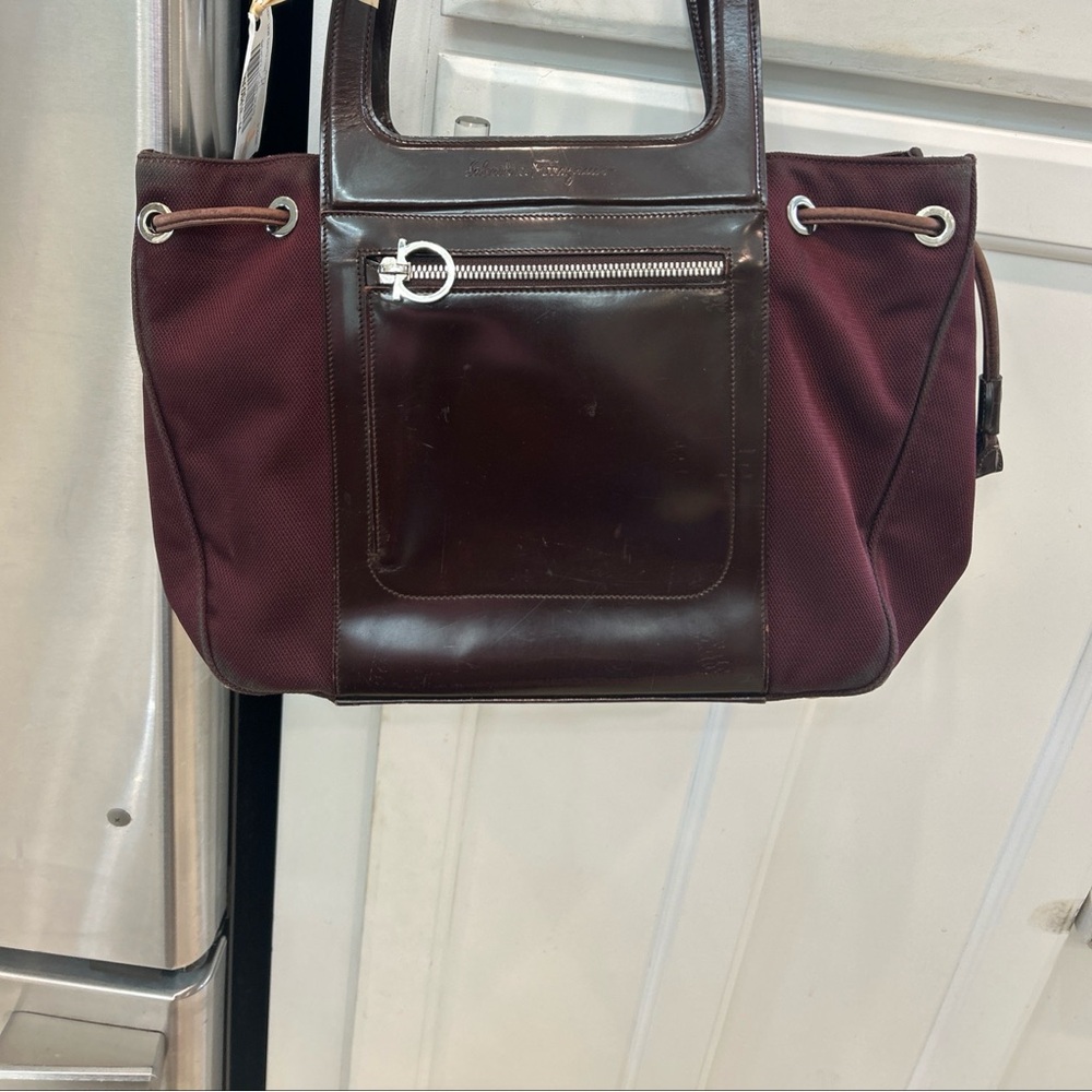 Salvatore Ferragamo Women’s Burgundy Vintage Tote Handbag with EUC comes w/COA - Picture 11 of 14